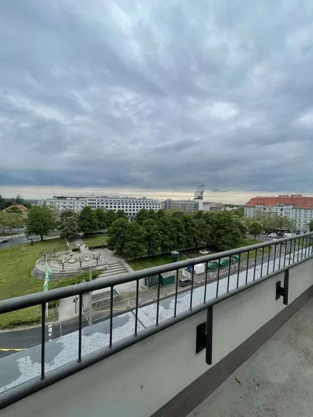 Charlottenburg: 1 Zimmer mit Weitblick – Balkonwohnung im 6. OG — photo 1